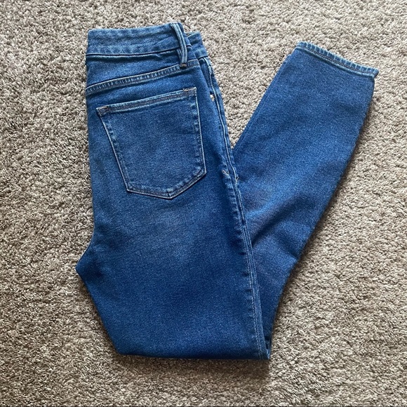 Good American - Good Curve High Waist Skinny Jeans - Picture 6 of 13